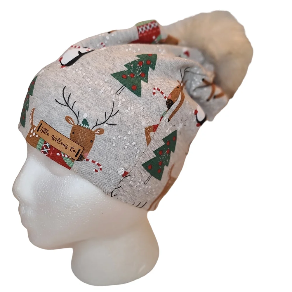 Slouchy Soft Pompom Beanie Holiday print kids 0/S